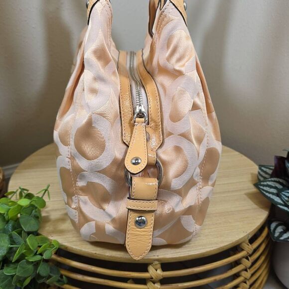 Coach Maggie Madison Op Art Bag - Picture 7 of 16